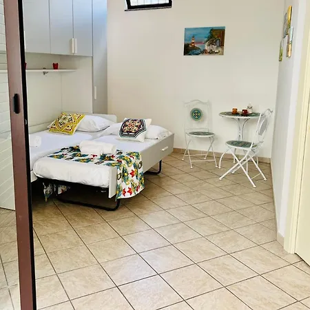 Cozy Seafront Studio